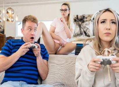 cô nàng bị bạn thân chen chân giành lấy người yêu vì say game